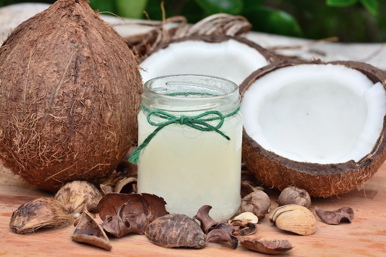 Benefits of coconut oil in the hair 1